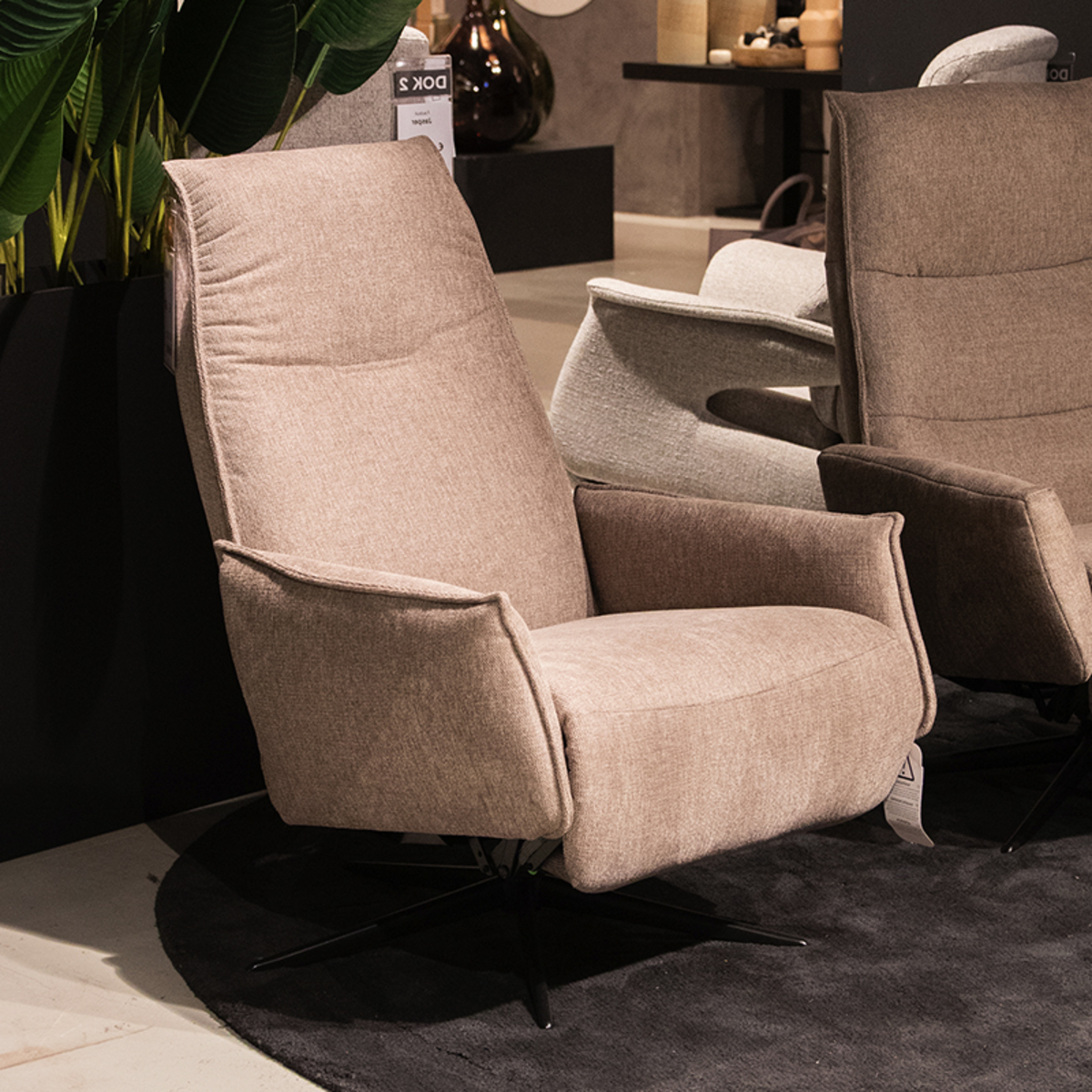 Fauteuil Maxim - Relaxfauteuil - Armleuning - Licht bruin - Stof - Modern - DOK 2 Cosy