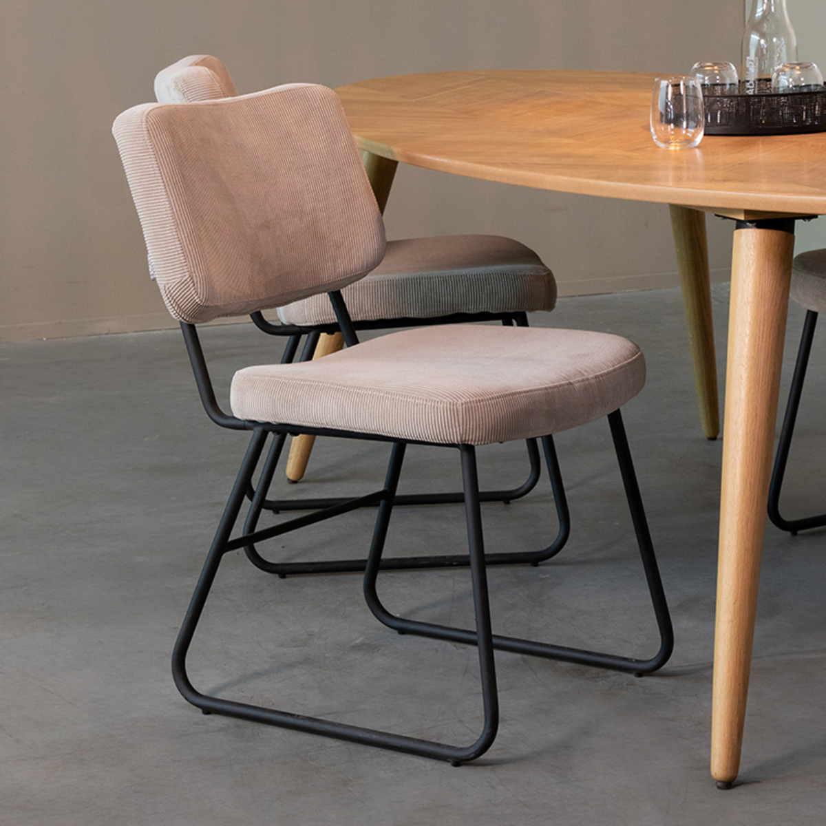 Eetkamerstoel Noah - Zonder armleuning - Naturel Beige - Ribcord - Retro - LABEL51