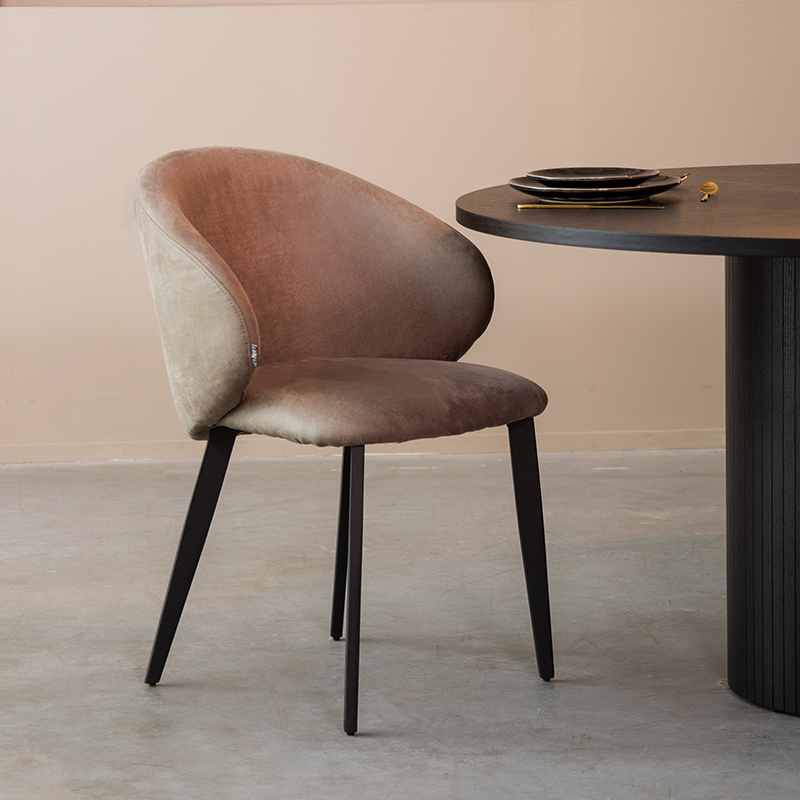 Eetkamerstoel Logan - Armleuning - Taupe - Micro Suede - Modern - LABEL51