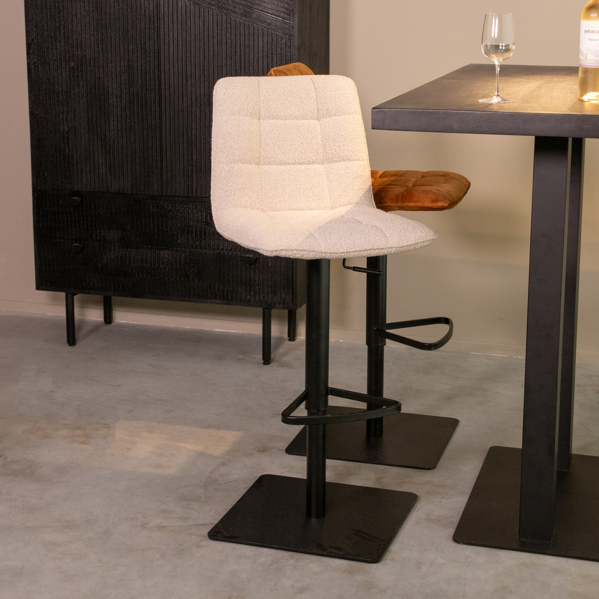 Barkruk Juul - Zonder armleuning - Gaslift - Naturel Beige - Boucle - Landelijk - LABEL51