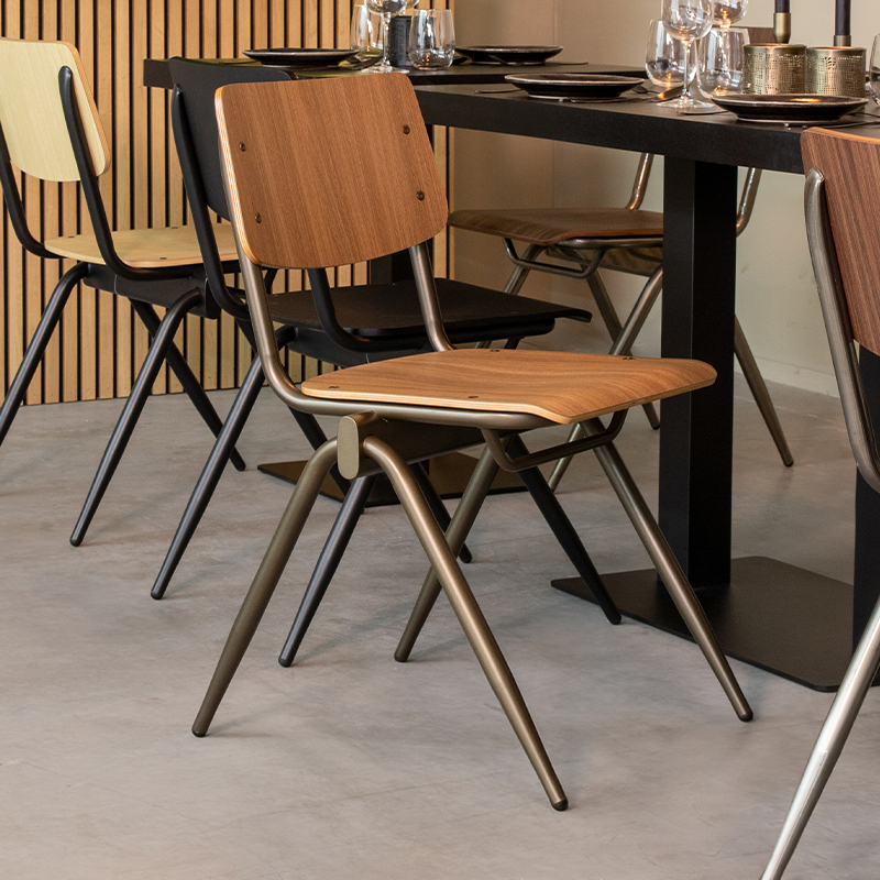 Eetkamerstoel Solid - Zonder armleuning - Walnoot - Hout - Industrieel - LABEL51