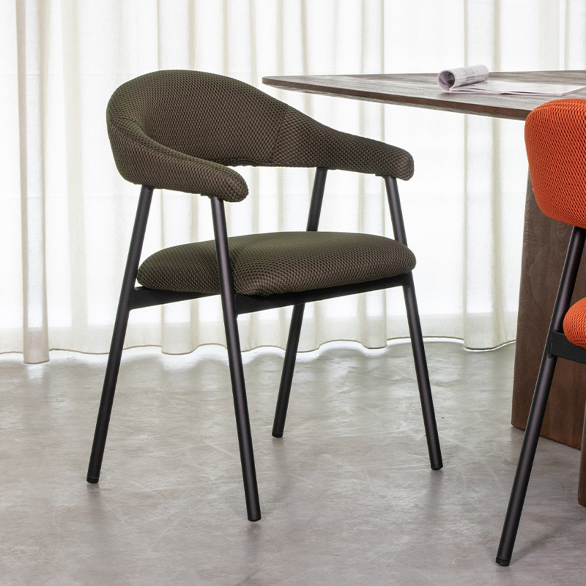 Eetkamerstoel Amaze - Armleuning - Hunter - Breathe - Design - LABEL51