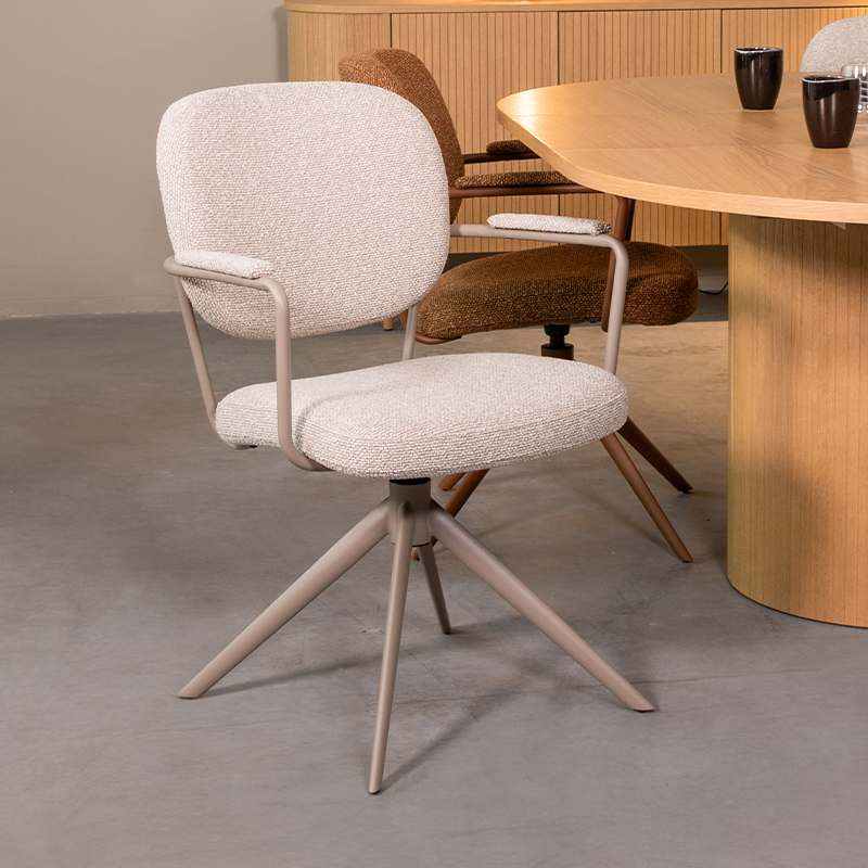 Eetkamerstoel Basel - Armleuning - Naturel Beige - Royal Boucle - Scandinavisch - LABEL51